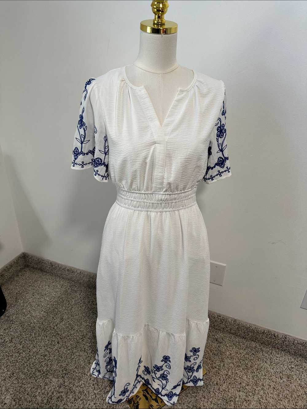 🌴 Simplee Embroidered Maxi Dress